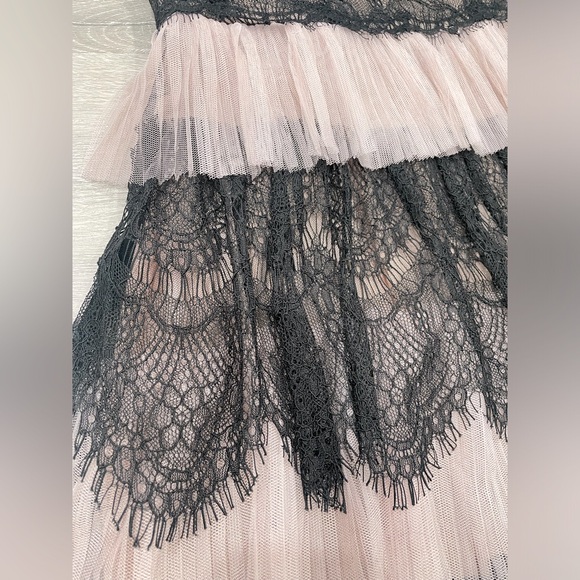 Marchesa Notte Black & Pink Laces Evening/Prom Dress Size 8 US - Picture 7 of 7